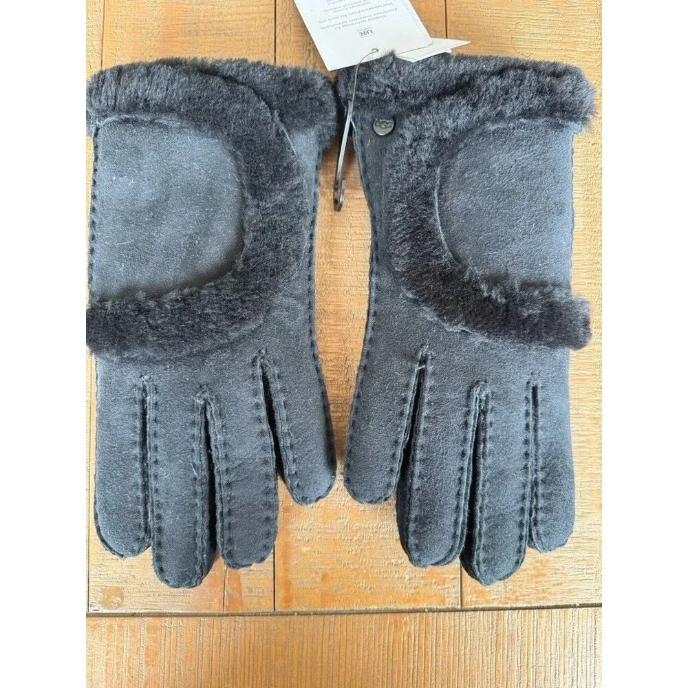 NWT Ugg Exposed Seam Sheepskin Lined Black Leather Glove Size M Winter Fleece